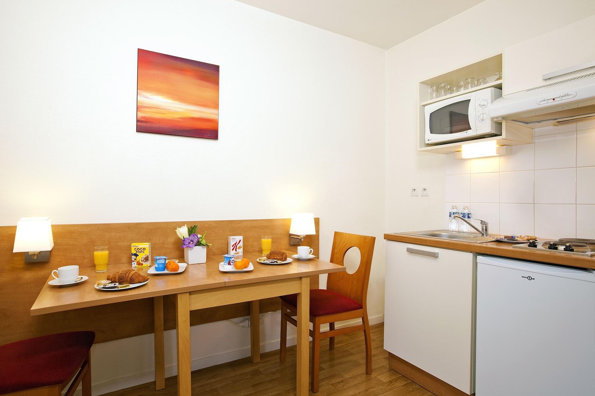 เซฌูร์ แอนด์ อัฟแฟร์ เรน วีลา กามิลลา Aparthotel แรนส์ ภายนอก รูปภาพ